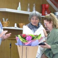 Remise d'un bouquet à Dani LAURENT pour son engagement de 15 années, comme secrétaire de l'assocaition
